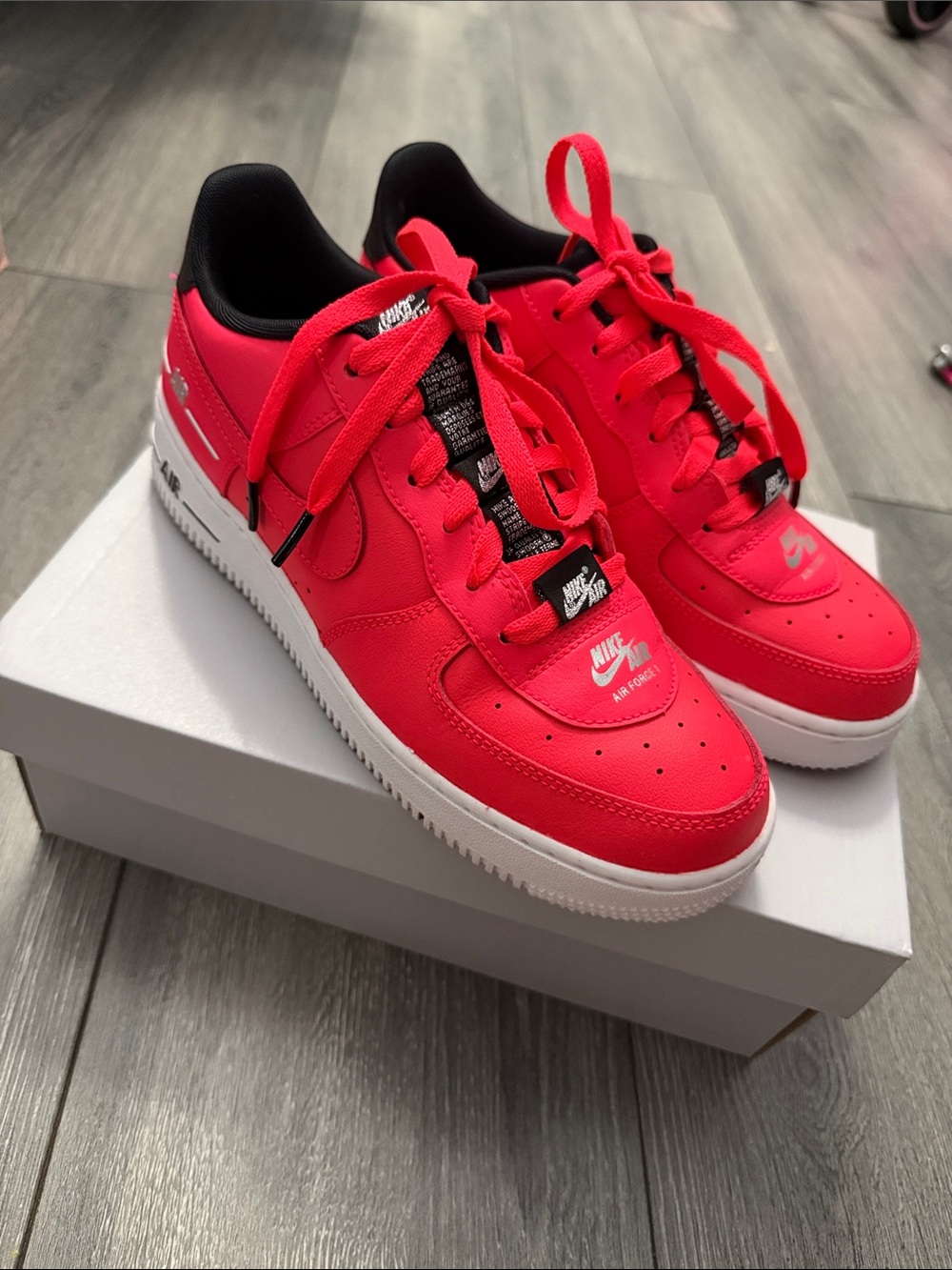 Nike Kids Red and White Low-Top Sneakers